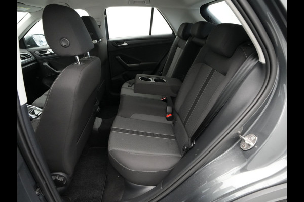 Volkswagen T-Roc 1.5 TSI 150pk DSG Life Navigatie Clima Pdc Acc