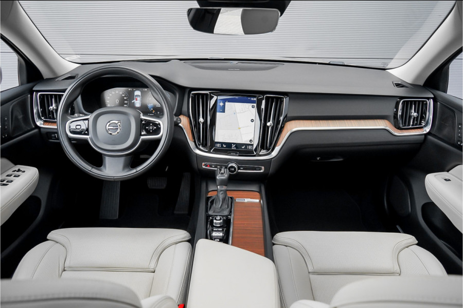 Volvo V60 Cross Country 2.0 T5 AWD Pro Pano 360° Camera Standkachel Trekhaak