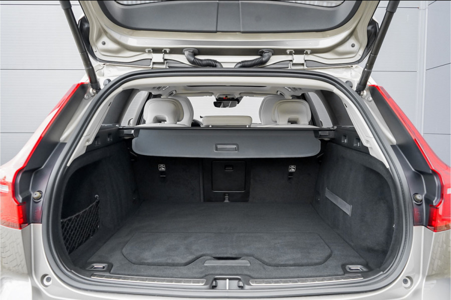 Volvo V60 Cross Country 2.0 T5 AWD Pro Pano 360° Camera Standkachel Trekhaak
