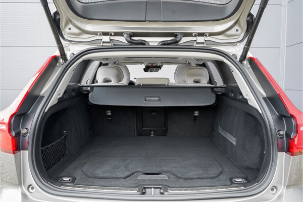 Volvo V60 Cross Country 2.0 T5 AWD Pro Pano 360° Camera Standkachel Trekhaak