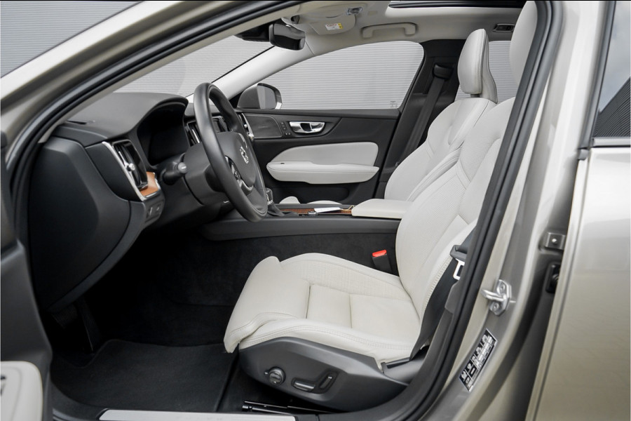 Volvo V60 Cross Country 2.0 T5 AWD Pro Pano 360° Camera Standkachel Trekhaak