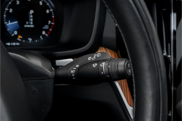 Volvo V60 Cross Country 2.0 T5 AWD Pro Pano 360° Camera Standkachel Trekhaak
