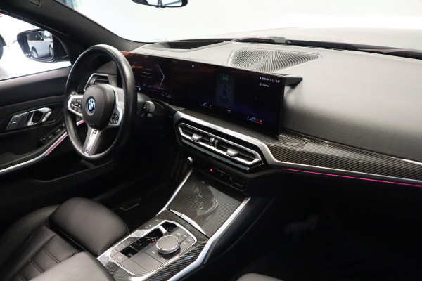 BMW 3-serie 320e ACC PDC Head-UP Panoramadak Harman&Kardon Carbon 20''LM Individual Performance 400PK 24 maanden garantie mogelijk (*vraag naar de voorwaarden)