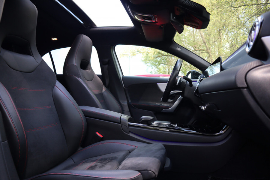 Mercedes-Benz A-Klasse 180 Business Solution AMG | Panoramadak | Automaat |