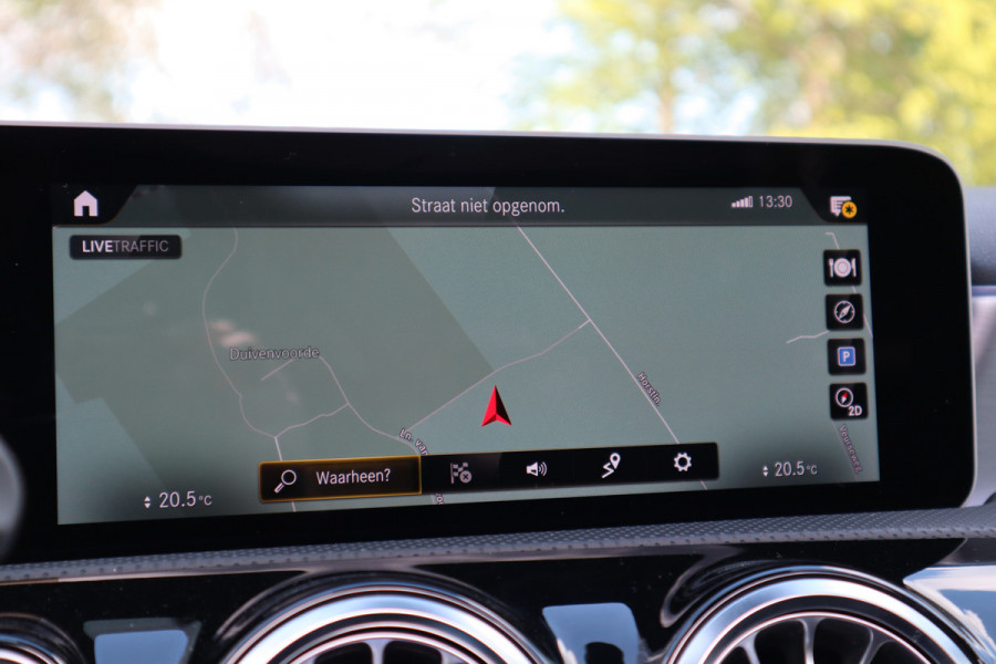 Mercedes-Benz A-Klasse 180 Business Solution AMG | Panoramadak | Automaat |