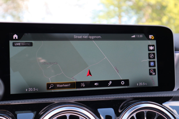 Mercedes-Benz A-Klasse 180 Business Solution AMG | Panoramadak | Automaat |