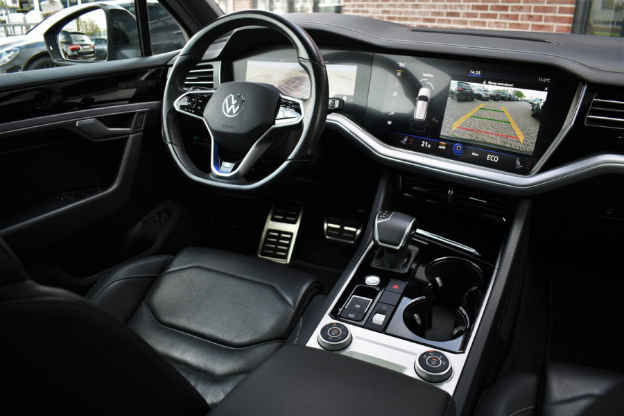 Volkswagen Touareg R 3.0 TSi eHybrid 4M Pano Trekh ACC Luchtvering
