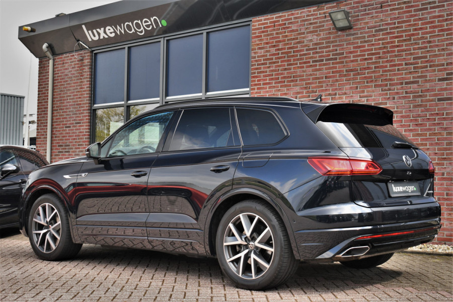 Volkswagen Touareg R 3.0 TSi eHybrid 4M Pano Trekh ACC Luchtvering