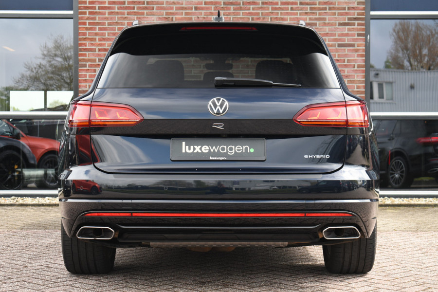 Volkswagen Touareg R 3.0 TSi eHybrid 4M Pano Trekh ACC Luchtvering