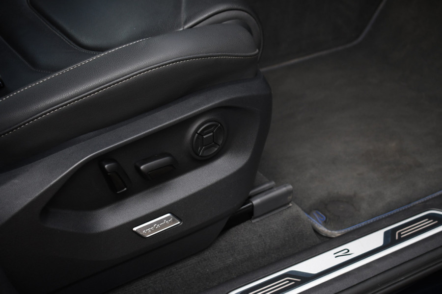 Volkswagen Touareg R 3.0 TSi eHybrid 4M Pano Trekh ACC Luchtvering