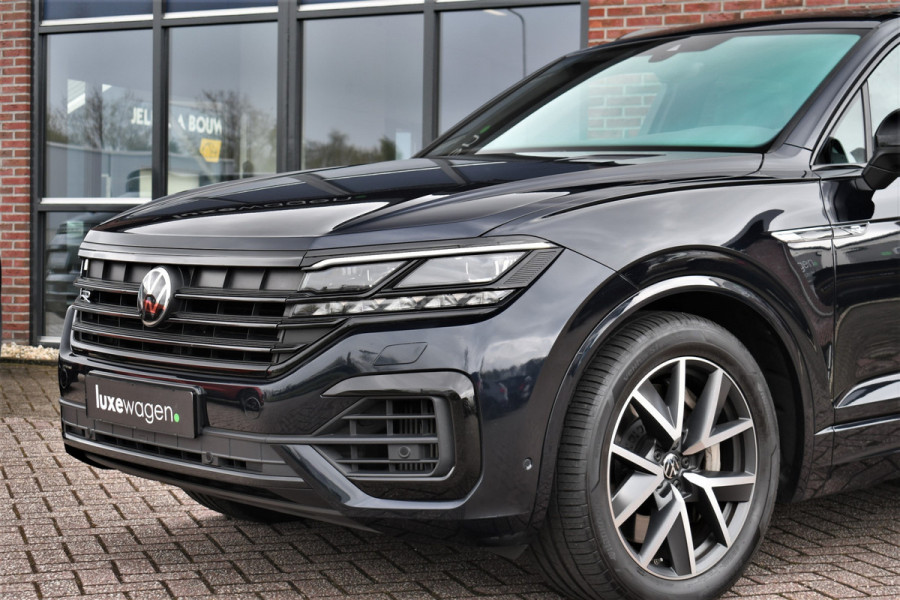 Volkswagen Touareg R 3.0 TSi eHybrid 4M Pano Trekh ACC Luchtvering