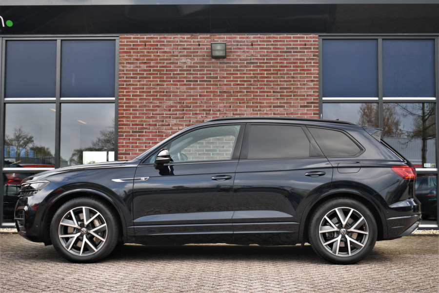 Volkswagen Touareg R 3.0 TSi eHybrid 4M Pano Trekh ACC Luchtvering