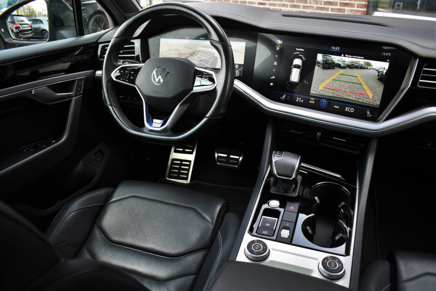 Volkswagen Touareg R 3.0 TSi eHybrid 4M Pano Trekh ACC Luchtvering