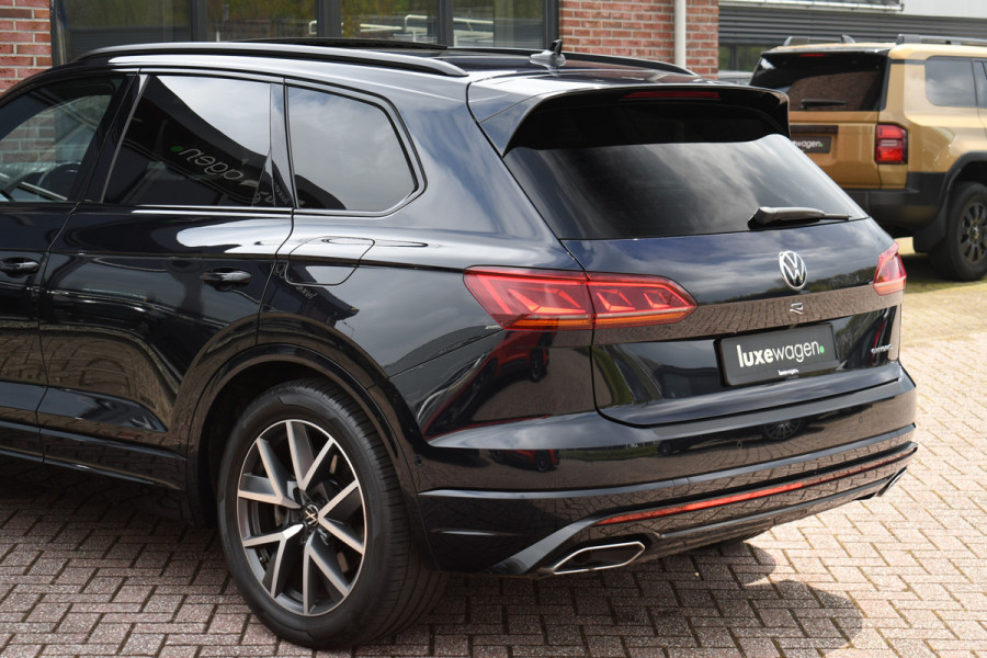 Volkswagen Touareg R 3.0 TSi eHybrid 4M Pano Trekh ACC Luchtvering