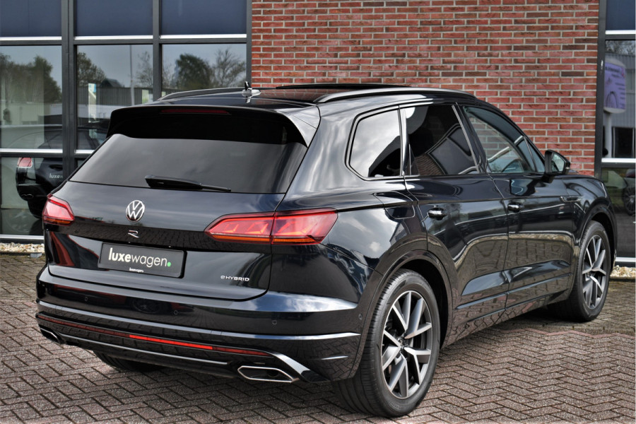 Volkswagen Touareg R 3.0 TSi eHybrid 4M Pano Trekh ACC Luchtvering
