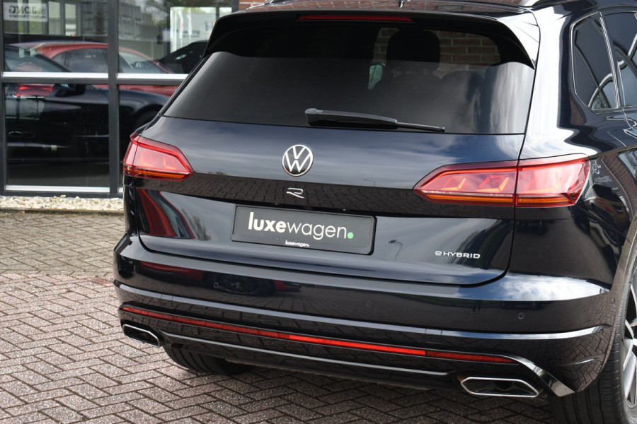 Volkswagen Touareg R 3.0 TSi eHybrid 4M Pano Trekh ACC Luchtvering