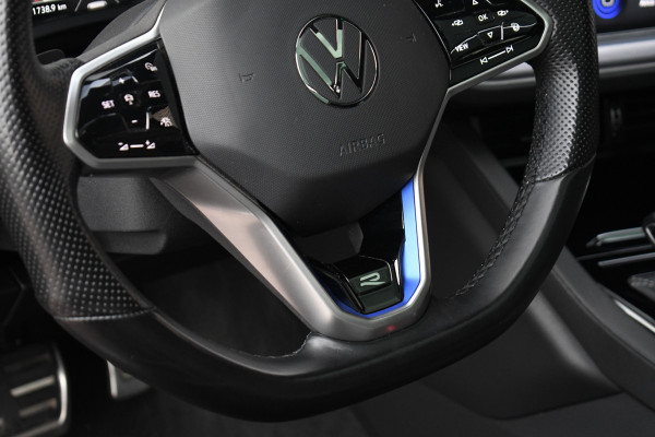 Volkswagen Touareg R 3.0 TSi eHybrid 4M Pano Trekh ACC Luchtvering
