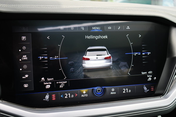 Volkswagen Touareg R 3.0 TSi eHybrid 4M Pano Trekh ACC Luchtvering