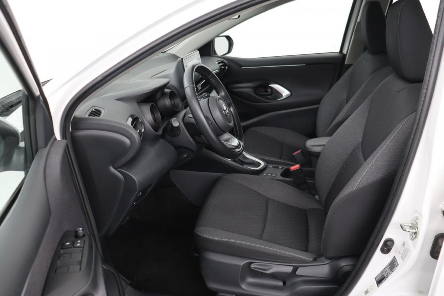 Toyota Yaris 1.5 Hybrid Dynamic | Camera | Adaptive cruise | Carplay | Full LED | Keyless | Navigatie | Climate control | Bluetooth