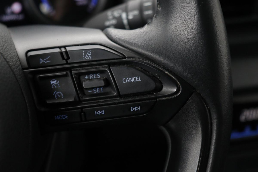 Toyota Yaris 1.5 Hybrid Dynamic | Camera | Adaptive cruise | Carplay | Full LED | Keyless | Navigatie | Climate control | Bluetooth