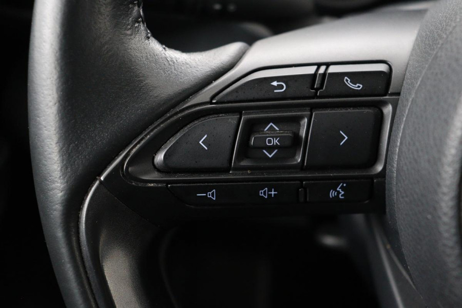 Toyota Yaris 1.5 Hybrid Dynamic | Camera | Adaptive cruise | Carplay | Full LED | Keyless | Navigatie | Climate control | Bluetooth