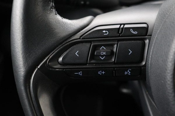 Toyota Yaris 1.5 Hybrid Dynamic | Camera | Adaptive cruise | Carplay | Full LED | Keyless | Navigatie | Climate control | Bluetooth
