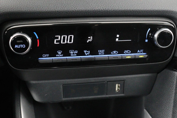 Toyota Yaris 1.5 Hybrid Dynamic | Camera | Adaptive cruise | Carplay | Full LED | Keyless | Navigatie | Climate control | Bluetooth