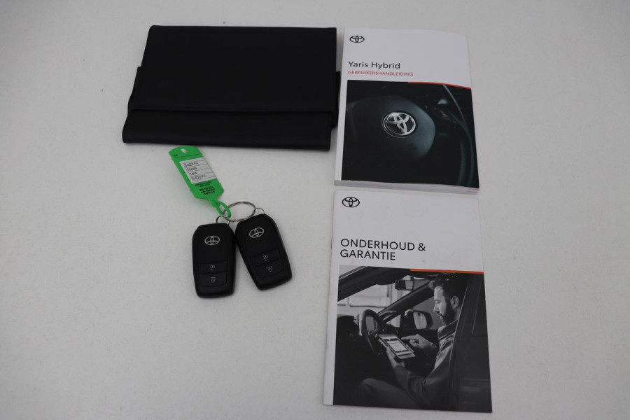 Toyota Yaris 1.5 Hybrid Dynamic | Camera | Adaptive cruise | Carplay | Full LED | Keyless | Navigatie | Climate control | Bluetooth
