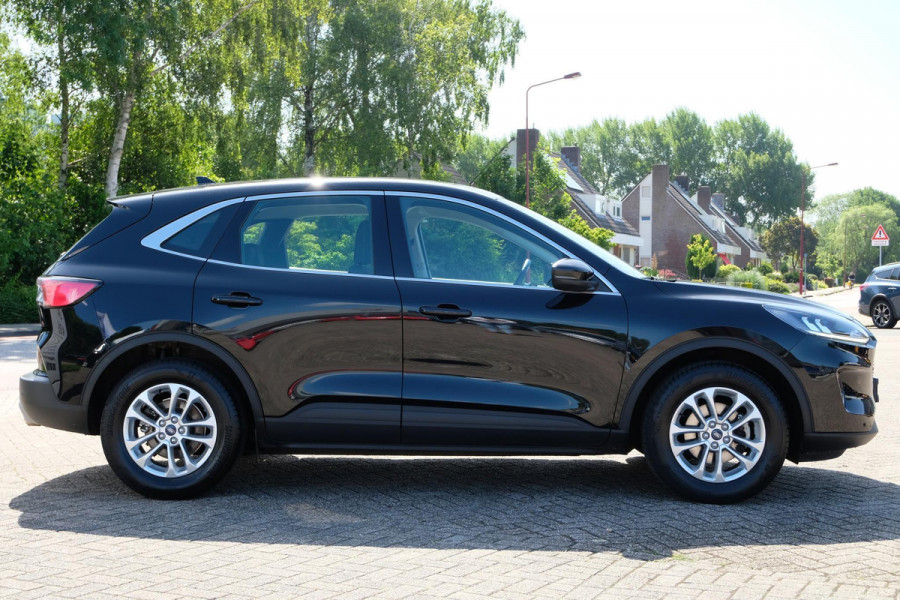 Ford Kuga 1.5 EcoBoost Titanium 120pk Wegklapbare Trekhaak | Navigatie | Parkeersensoren | Apple Carplay | Metaal lak | Dealer onderhouden