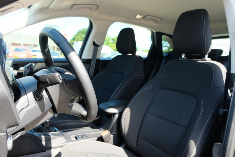 Ford Kuga 1.5 EcoBoost Titanium 120pk Wegklapbare Trekhaak | Navigatie | Parkeersensoren | Apple Carplay | Metaal lak | Dealer onderhouden