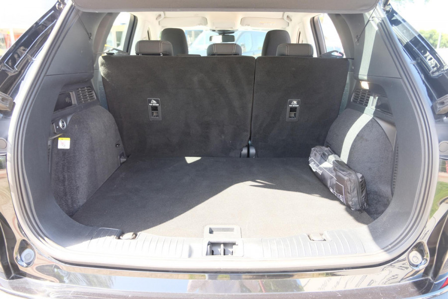 Ford Kuga 1.5 EcoBoost Titanium 120pk Wegklapbare Trekhaak | Navigatie | Parkeersensoren | Apple Carplay | Metaal lak | Dealer onderhouden