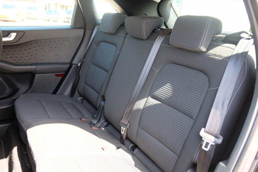 Ford Kuga 1.5 EcoBoost Titanium 120pk Wegklapbare Trekhaak | Navigatie | Parkeersensoren | Apple Carplay | Metaal lak | Dealer onderhouden