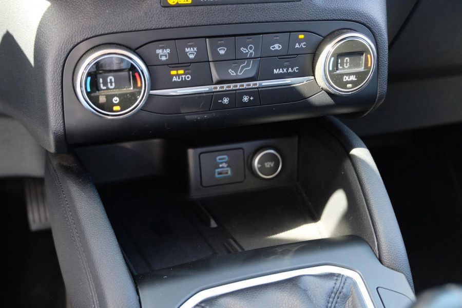 Ford Kuga 1.5 EcoBoost Titanium 120pk Wegklapbare Trekhaak | Navigatie | Parkeersensoren | Apple Carplay | Metaal lak | Dealer onderhouden