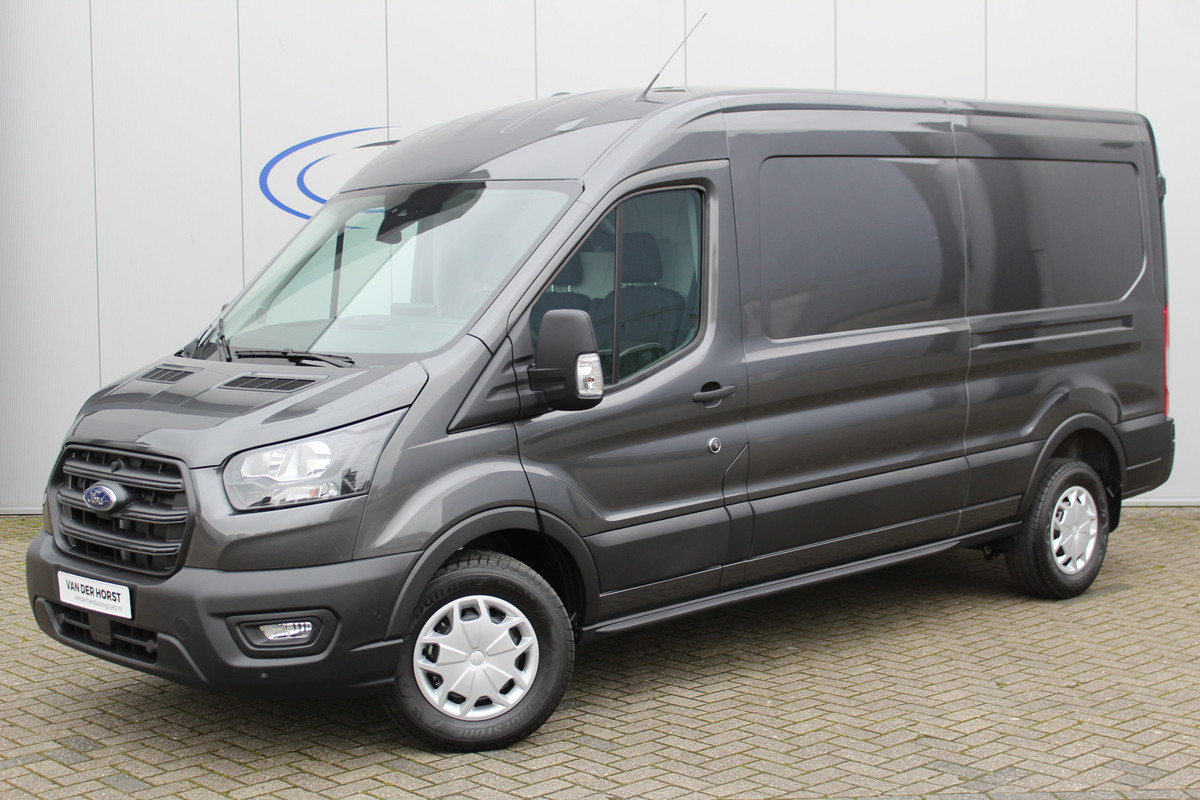 Ford Transit 350 2.0 TDCI L3H2 Trend 130pk Trend. Net ingereden, uit voorraad leverbaar ! Volautm. airco, metallic lak, lane- en side assist, adaptive cruise cntrl, navigatie by Apple carplay/Android auto cntrl, bijrijdersbank, USB aansluiting etc. Ford Transit 350 2.0 TDCI L3H2 Trend 130pk Trend. Net ingereden, uit voorraad leverbaar ! Volautm. airco, metallic lak, lane- en side assist, adaptive cruise cntrl, navigatie by Apple carplay/Android auto cntrl, bijrijdersbank, USB aansluiting etc.
