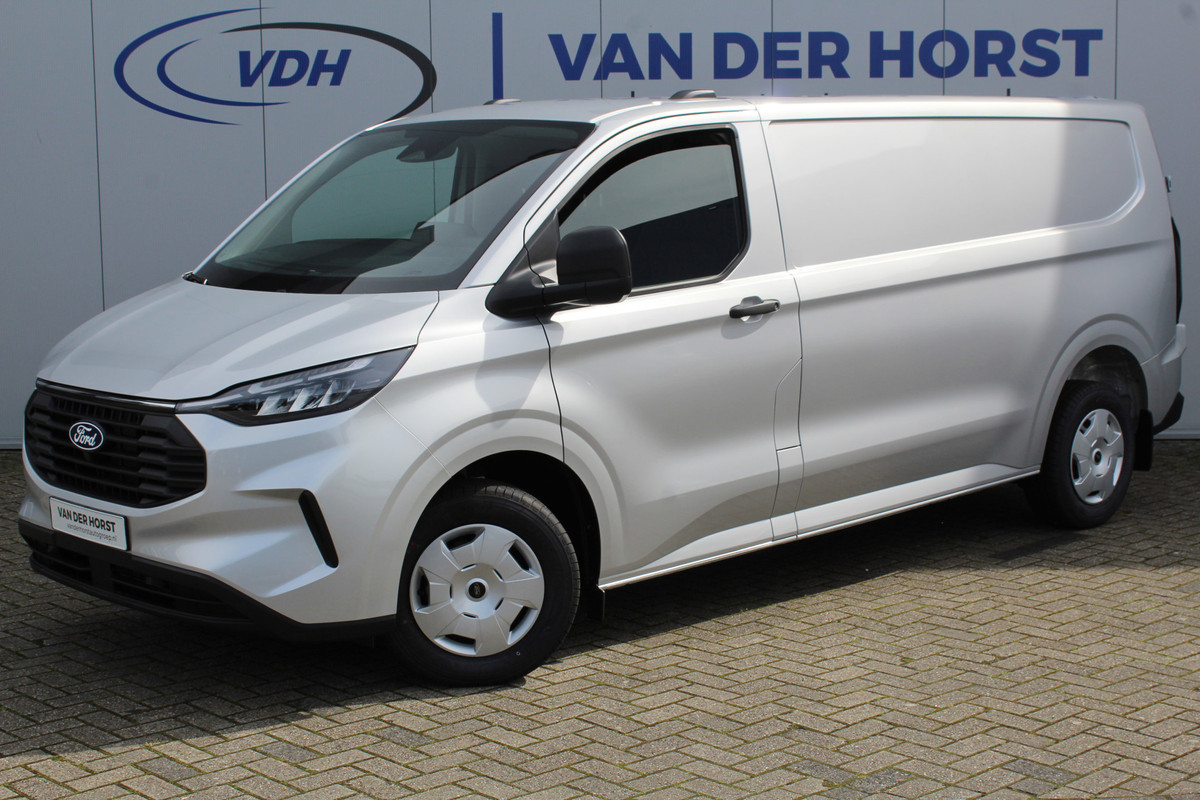 Ford Transit Custom 320 2.0-136pk TDCI L2H1 ´Trend´. Overtuig u van de rijkwaliteiten van dit nieuwe model Ford Transit Custom. Camera, LED koplampen, Cruise Control, Aut. Airco, Navigatie by Apple / Android, Voorraam verwarmd, Metallic lak etc. Ford Transit Custom 320 2.0-136pk TDCI L2H1 ´Trend´. Overtuig u van de rijkwaliteiten van dit nieuwe model Ford Transit Custom. Camera, LED koplampen, Cruise Control, Aut. Airco, Navigatie by Apple / Android, Voorraam verwarmd, Metallic lak etc.