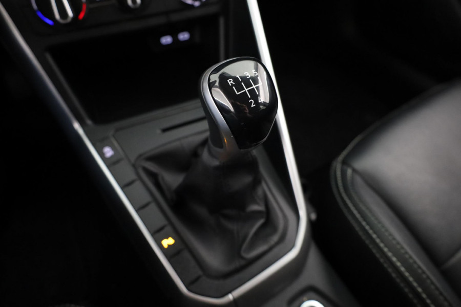 Volkswagen Polo 1.0 TSI Life 95 pk | Verlengde garantie | Navigatie via App | Parkeersensoren | Adaptieve cruise control | LED koplampen | Leer interieur