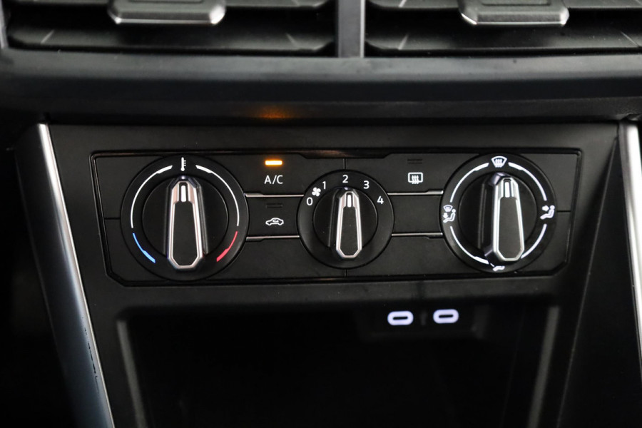 Volkswagen Polo 1.0 TSI Life 95 pk | Verlengde garantie | Navigatie via App | Parkeersensoren | Adaptieve cruise control | LED koplampen | Leer interieur