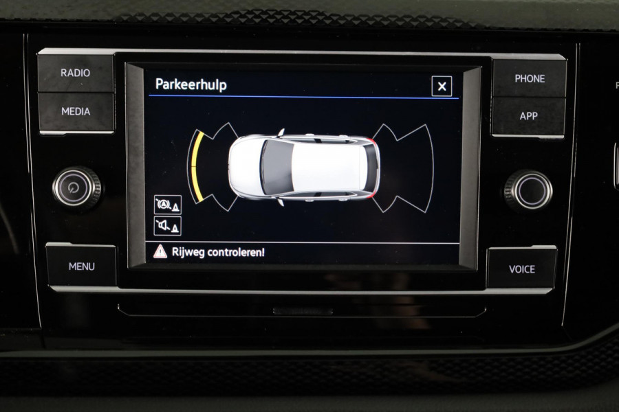 Volkswagen Polo 1.0 TSI Life 95 pk | Verlengde garantie | Navigatie via App | Parkeersensoren | Adaptieve cruise control | LED koplampen | Leer interieur