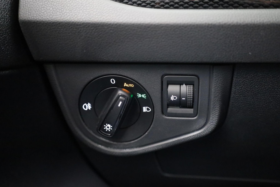 Volkswagen Polo 1.0 TSI Life 95 pk | Verlengde garantie | Navigatie via App | Parkeersensoren | Adaptieve cruise control | LED koplampen | Leer interieur