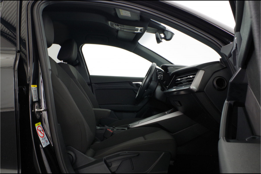 Audi A3 Sportback 30 TFSI Pro Line > Donkere Hemel/18inch/getint glas/stoelverwarming...