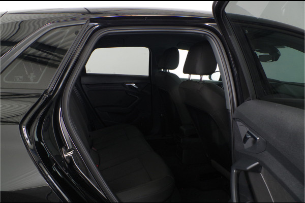 Audi A3 Sportback 30 TFSI Pro Line > Donkere Hemel/18inch/getint glas/stoelverwarming...