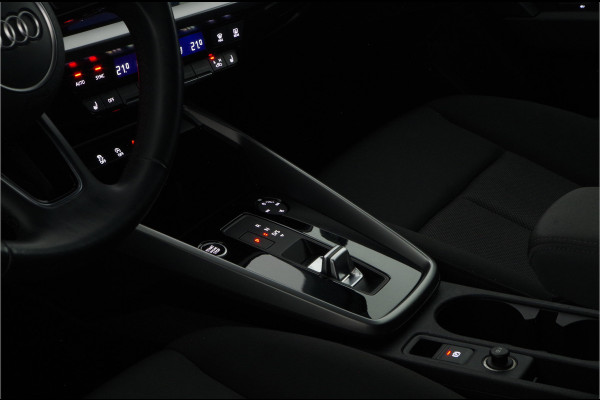 Audi A3 Sportback 30 TFSI Pro Line > Donkere Hemel/18inch/getint glas/stoelverwarming...