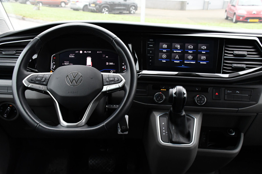 Volkswagen Transporter 2.0 TDI L2H1 32 DC Bulli Black Edition Virtual, Adaptieve Cruise, LED, Camera, Carplay, Automaat, 150PK, Multimedia, UNIEK!