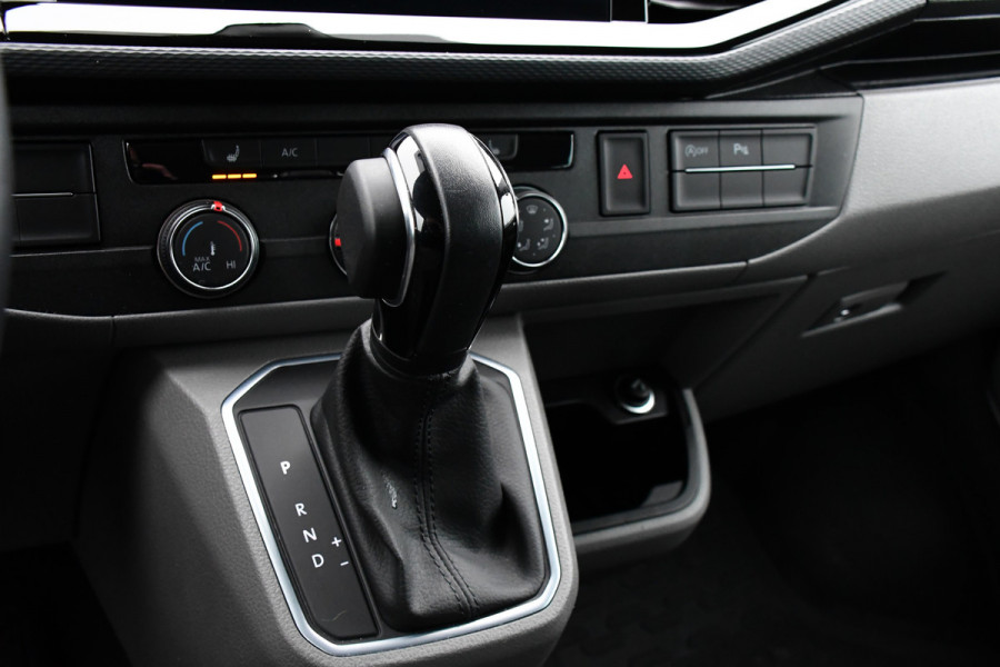 Volkswagen Transporter 2.0 TDI L2H1 32 DC Bulli Black Edition Virtual, Adaptieve Cruise, LED, Camera, Carplay, Automaat, 150PK, Multimedia, UNIEK!