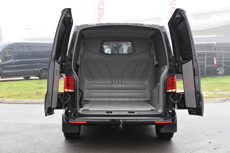 Volkswagen Transporter 2.0 TDI L2H1 32 DC Bulli Black Edition Virtual, Adaptieve Cruise, LED, Camera, Carplay, Automaat, 150PK, Multimedia, UNIEK!