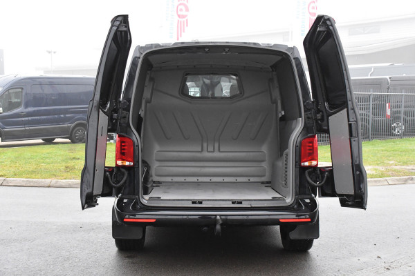 Volkswagen Transporter 2.0 TDI L2H1 32 DC Bulli Black Edition Virtual, Adaptieve Cruise, LED, Camera, Carplay, Automaat, 150PK, Multimedia, UNIEK!