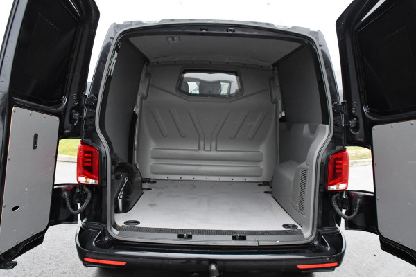 Volkswagen Transporter 2.0 TDI L2H1 32 DC Bulli Black Edition Virtual, Adaptieve Cruise, LED, Camera, Carplay, Automaat, 150PK, Multimedia, UNIEK!
