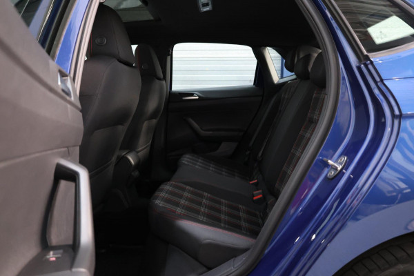 Volkswagen Polo 2.0 TSI GTI 200+PK LED/VIRTUAL/PANO/S.VERWARMING/18" LMV/PDC/CRUISE/ECC/12 MDN GARANTIE!