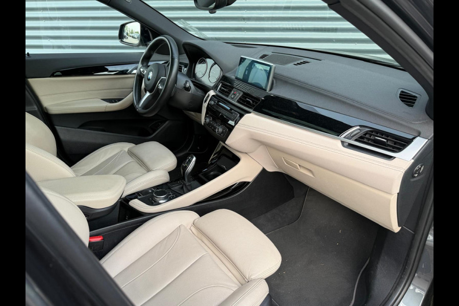 BMW X2 sDrive20i M Sport | Panodak | Adaptive Cruise | Trekhaak Afneembaar | Head-up Display | Carplay | LED | Camera | Lederen Sportstoelen & Memory |