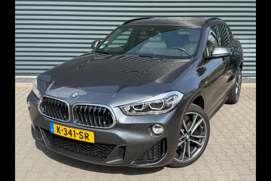 BMW X2 sDrive20i M Sport | Panodak | Adaptive Cruise | Trekhaak Afneembaar | Head-up Display | Carplay | LED | Camera | Lederen Sportstoelen & Memory |